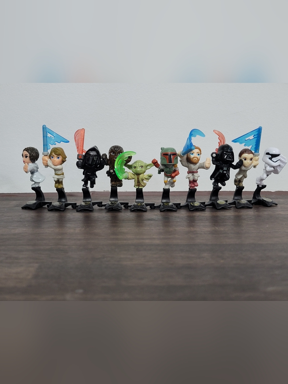 Kinder Surprise Star Wars Kids Mini Figure Clip Set - Mixed Colors